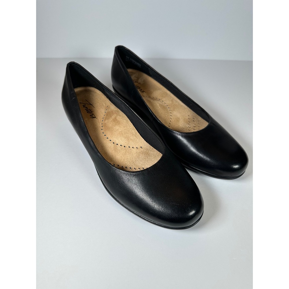 Trotters Rozalin Black Leather Low Wedge Pumps Comfort Office Shoes Size 9M